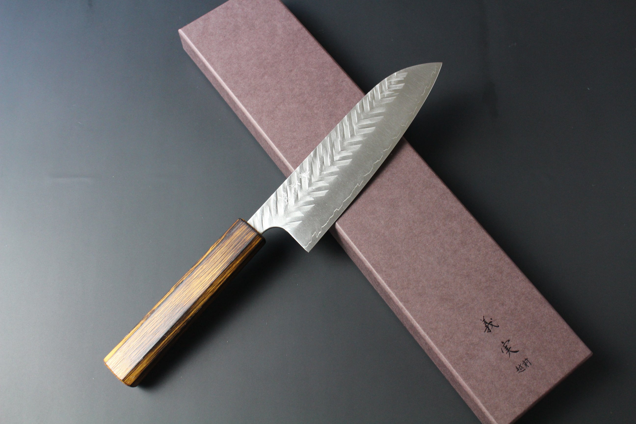 http://mikazuki-knives.com/cdn/shop/files/1BD79796-9CFC-48A0-81F5-2B3D6EBB6B60.jpg?v=1682506566