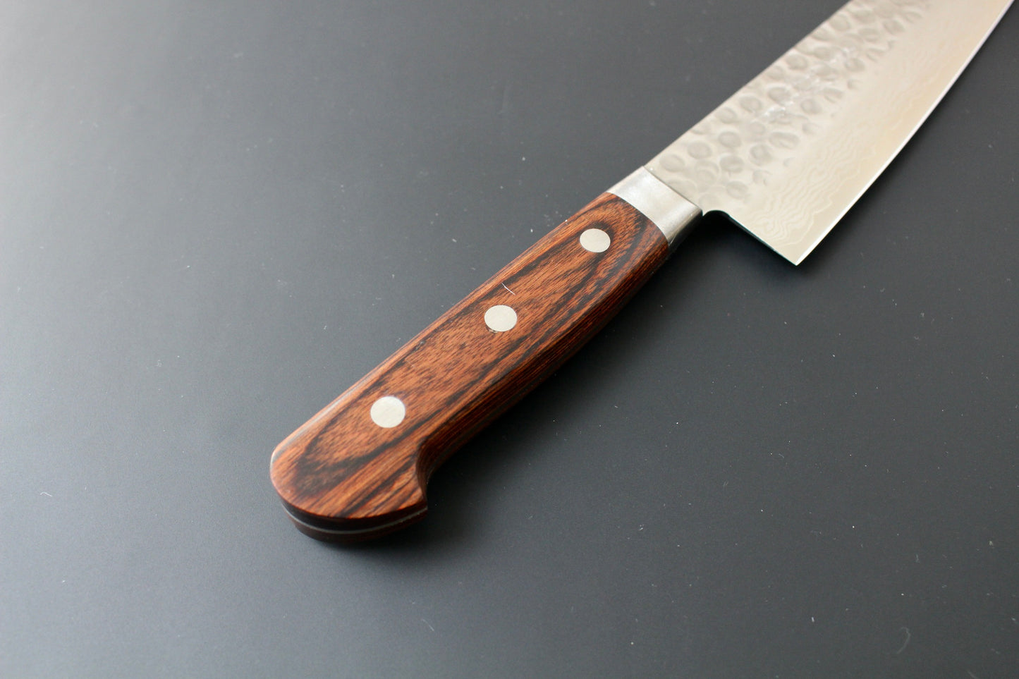 Mikazuki - VG10 hammered damascus Gyuto Knife  210mm