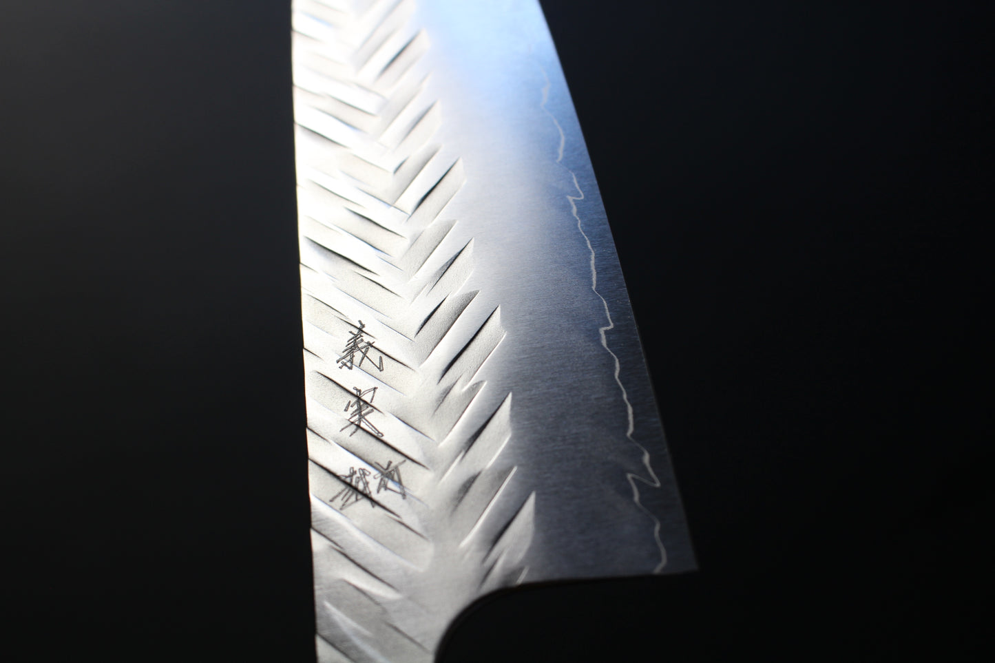 Yoshimi Kato - SG2 V hammered Santoku Knife 170mm with lacquered burned oak handle