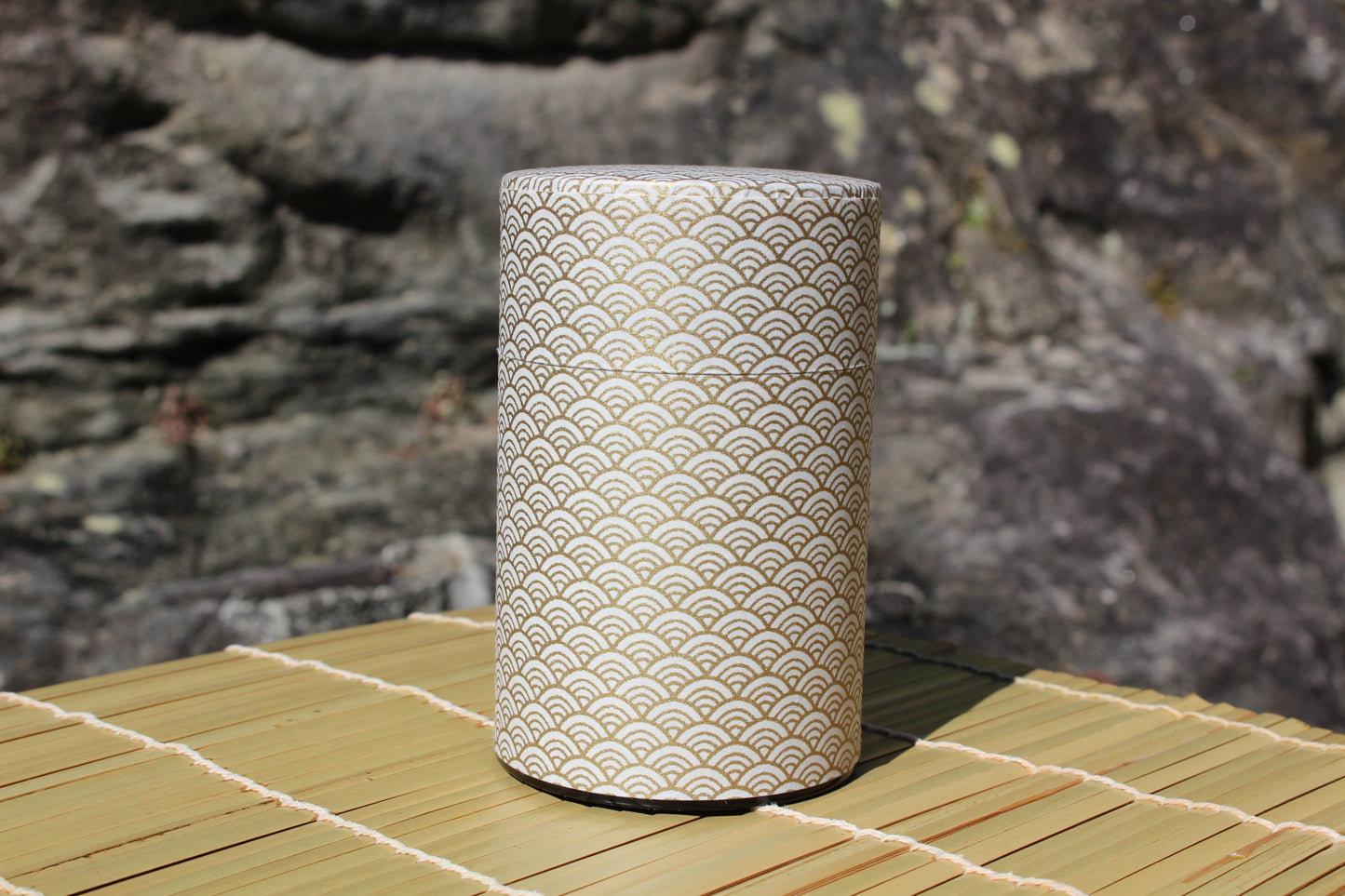 Kotodo Japanese Washi Paper Wrapped Tea Tin Canister - Long 100g (3.5oz) White Waves with Gold Outlines (#1)